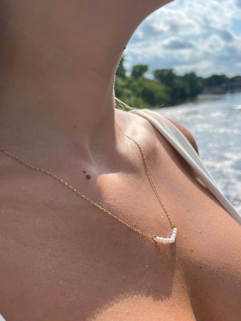 La Little Daisy – Collier perles délicates waterproof HÉMÉRA