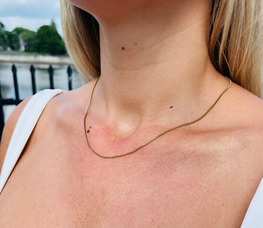 La Soléa – Collier doré waterproof HÉMÉRA
