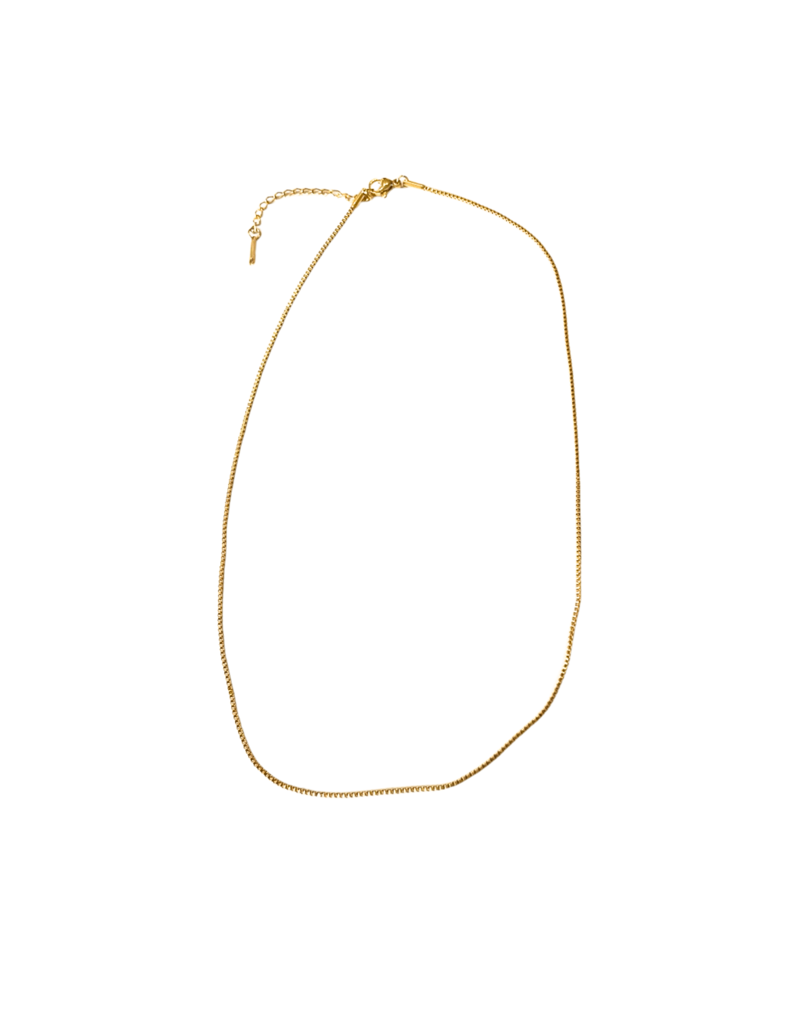 Collier La Soléa doré waterproof & hypoallergénique HÉMÉRA sur fond sable lumineux